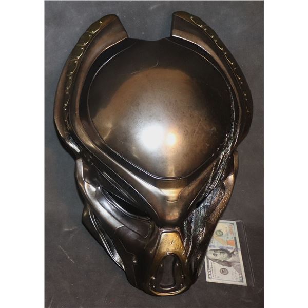 PREDATOR THE FUGITIVE BATTLE DAMAGED HELMET PAINTED