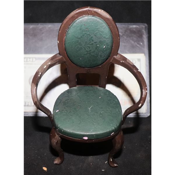 TITANIC MINIATURE FIRST CLASS CHAIR