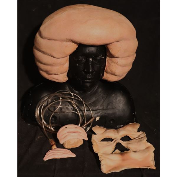 TRAIL OF THE SCREAMING FOREHEAD SCREEN USED HERO TALKING BREATHING