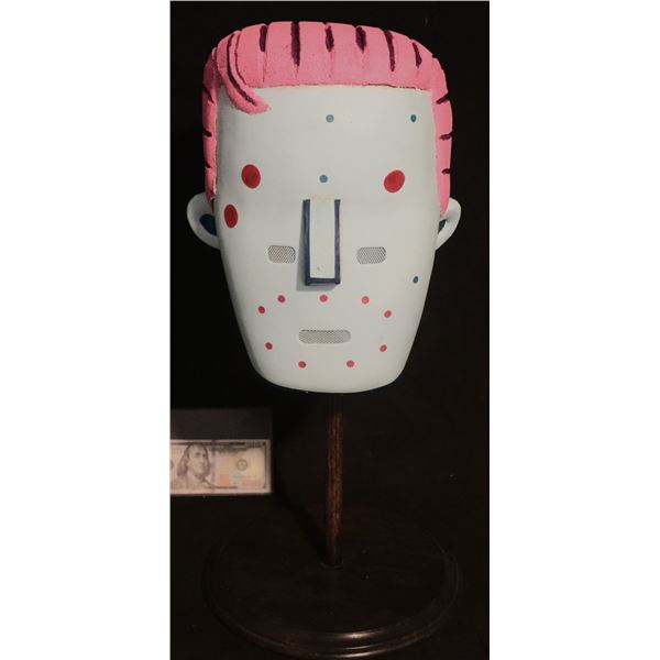 NO RESERVE UNKNOWN FOAM CORE WEARABLE MASK FROM CHILDREN'S SHOW E