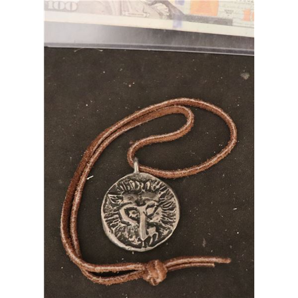 WOLF WILL RANDALL PENDANT NECKLACE DOUBLE SIDED METAL