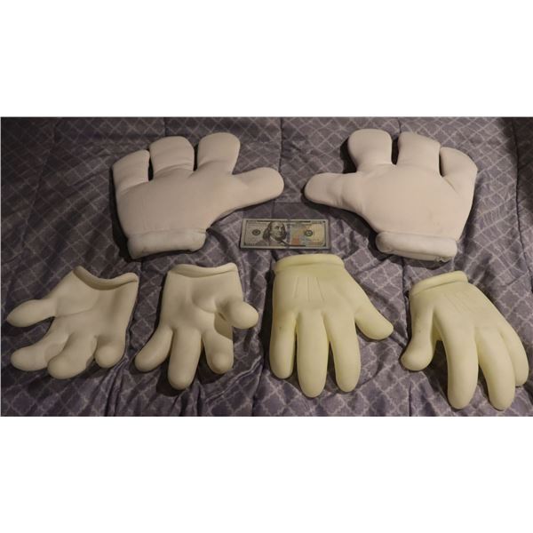 NO RESERVE KILLER KLOWN HANDS CLOTH AND LATEX LOT OF 3 PAIR