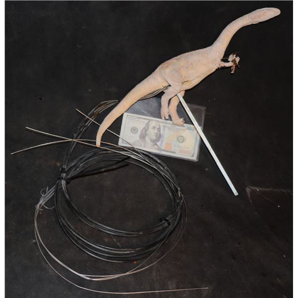 LAND OF THE LOST 1991 VELOCIRAPTOR ANIMATRONIC PUPPET