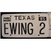 Image 1 : DALLAS TV EWING 2 PLASTIC 1985 TEXAS LICENSE PLATE SCREEN MATCHED