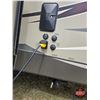 Image 56 : HOLIDAY TRAVEL TRAILER : 2014 Evergreen Sun Valley : 32ft : Bumper Pull : One-Slide Out
