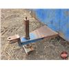 Image 11 : Portable Cattle Feeder "Lewis Cattle Oilers" (Blue)