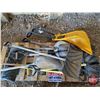 Image 3 : Pallet Lot: (9) Shovels & (1) Pitchfork