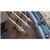 Image 8 : REFLEX Compound Bow : (3) Hunting Arrows : (2) Target Arrows c/w Case, Quiver & Trigger (Weight 40-5