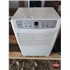 Image 1 : Goldstar Dehumidifier (21"H x 15"W x 13"D)