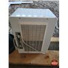 Image 3 : Goldstar Dehumidifier (21"H x 15"W x 13"D)