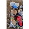 Image 2 : Grouping : (Variety) Household/Camping/Picnic
