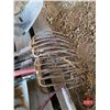 Image 2 : Pallet Lot: Pitch Forks (5); Shovels (2)