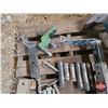 Image 5 : Pallet Lot: Fifth-Wheel King Pin; Truck Tailer Hitches; Variety Pins; etc