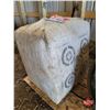 Image 1 : Archery Target (30"H x 22"W x 22"D)