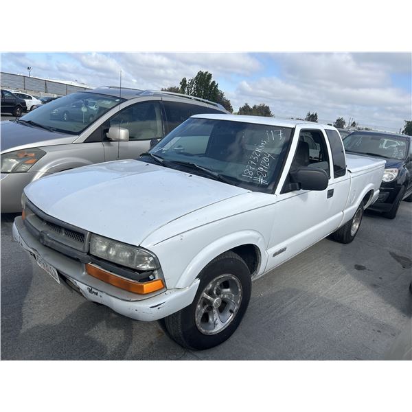2000 Chevrolet S-10 Pickup