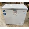 Image 2 : Danby - 7.0 cu. ft. Square Model Chest Freezer in White - DCF070A5WDB - Retails: $449