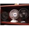 Image 1 : 3 Fans And A Desktop Lamp