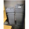 Image 1 : 5 Garbage Cans