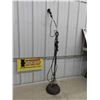 Image 1 : Floor Microphone Stand with Behringer Ultravoice