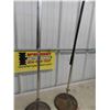 Image 3 : 2 Floor Microphone Stands (1) Apex (1) Dixon 