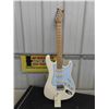 Image 1 : Applause Electric Guitar with Case 