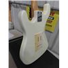 Image 9 : Applause Electric Guitar with Case 