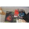 Image 6 : 2 VHS Players, Sheet Music, 2 Folky Guitar Stands 