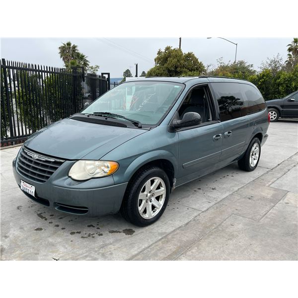 CHRY TOWN & COUNTRY 2005 T-DONATION