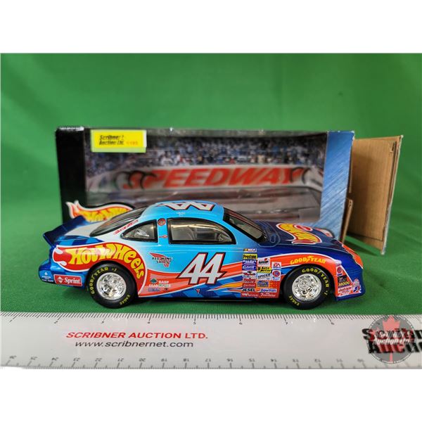 Diecast Race Car : NASCAR : Hot Wheels Racing : #44 Kyle Petty (Scale 1:24) (Box Measures: 4-1/2"H x