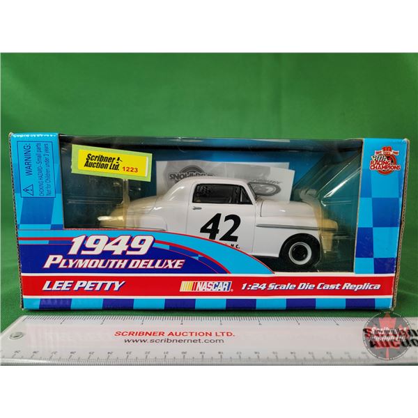 Diecast Race Car : NASCAR : Racing Champions : 1949 Plymouth Deluxe : #42 Lee Petty (Scale 1:24) (Bo
