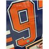Image 9 : Connor McDavid Autographed Jersey / Photograph / 2 Pins / Plaque ~ Certified (COA #AJ008278) ~ Profe
