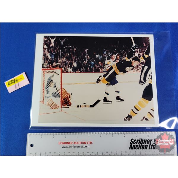 Photographic Print : Bobby Orr (Boston Bruins) Scoring the Stanley Cup-Winning Goal in 1970 vs St. L