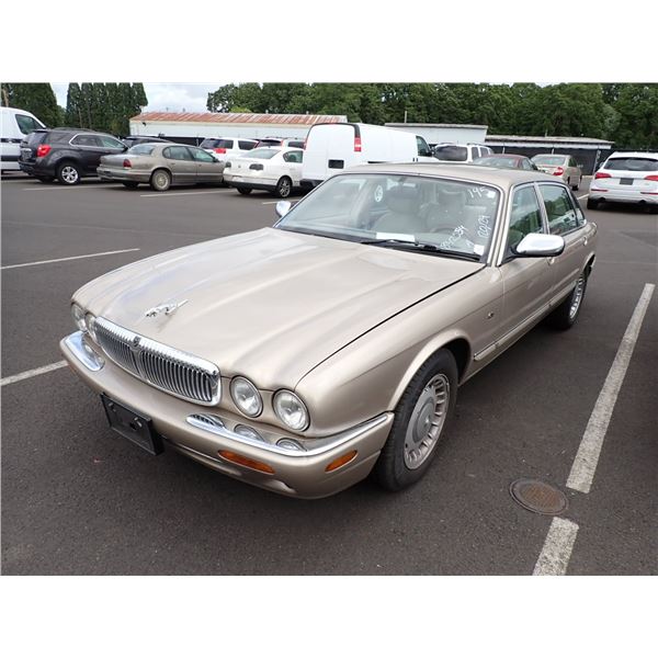 1998 Jaguar Vanden Plas