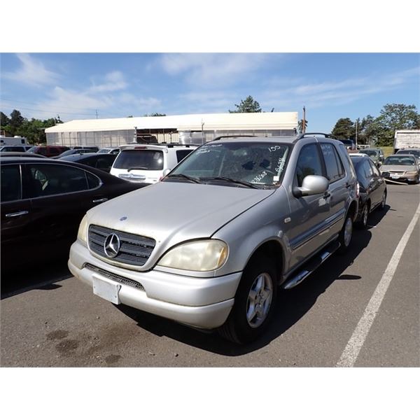 2001 Mercedes-Benz ML320