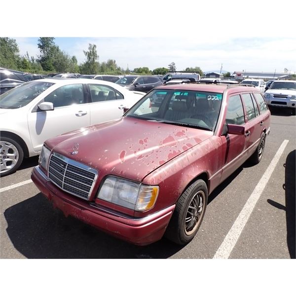 1995 Mercedes-Benz E320