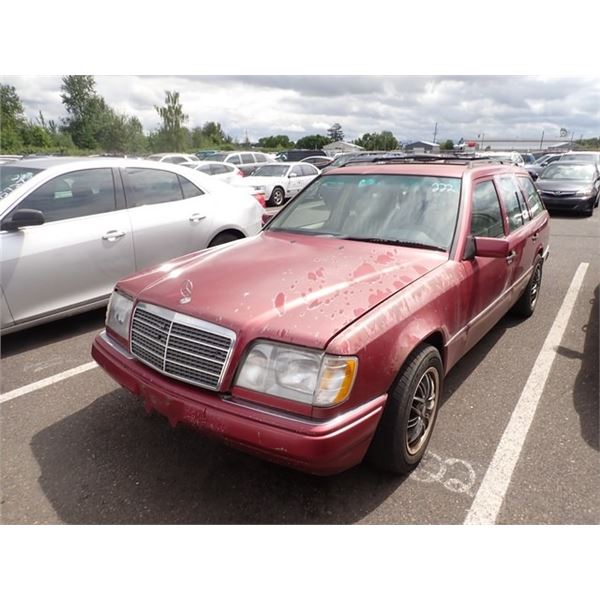 1995 Mercedes-Benz E320