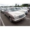 Image 2 : 1999 Mercedes-Benz E320