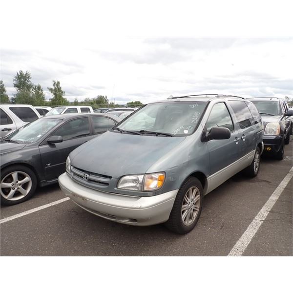 2000 Toyota Sienna