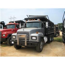 1998 MACK RD688S TRI-AXLE DUMP