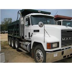 1996 MACK CH613 TRI-AXLE DUMP