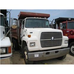 1996 FORD L8000 T/A DUMP