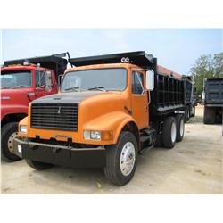 1993 INTERNATIONAL 4900 T/A DUMP