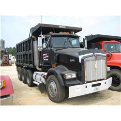 1990 KENWORTH T800 TRI-AXLE DUMP