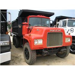 1979 MACK RD 492S T/A DUMP