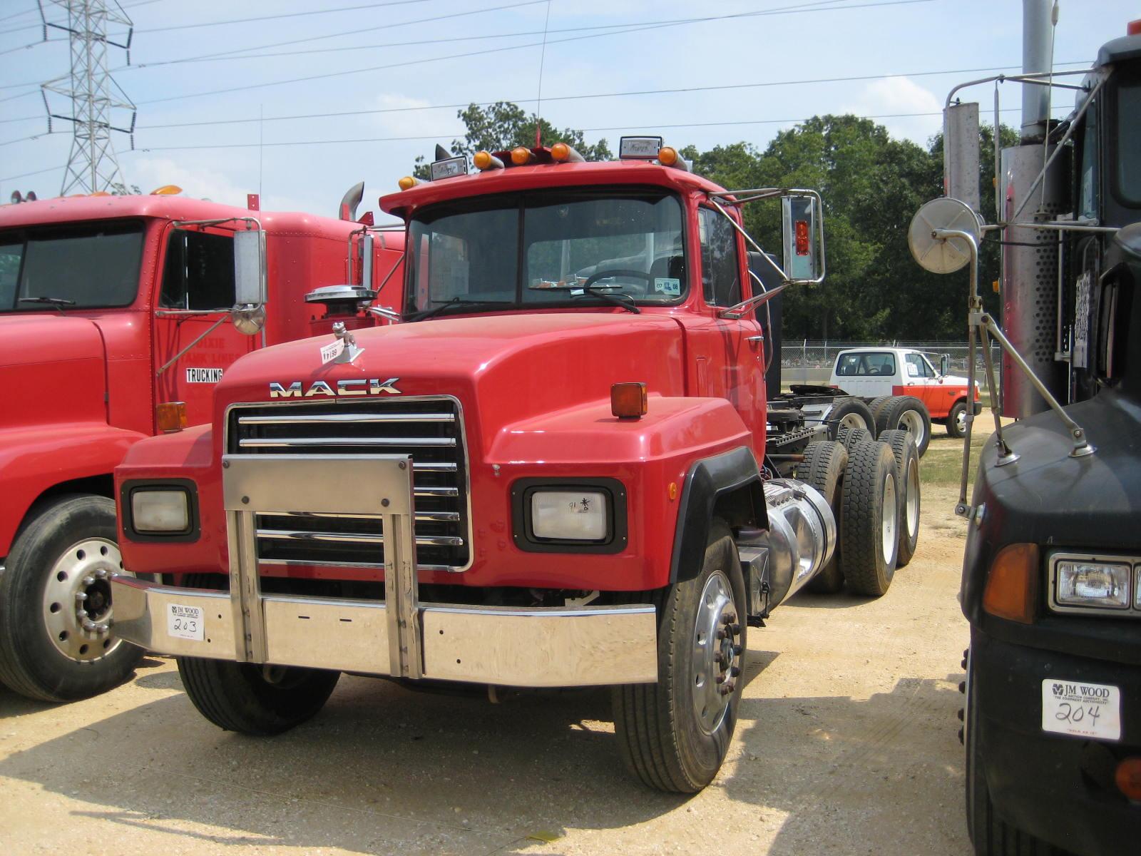 1991 MACK RD600 GK T/A TRUCK TRACTOR