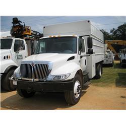2003 INTERNATIONAL 4300 S/A CHIPPER TRUCK