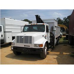 1995 INTERNATIONAL 4700 S/A TRASH TRUCK
