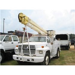 1994 FORD F700 S/A BUCKET TRUCK