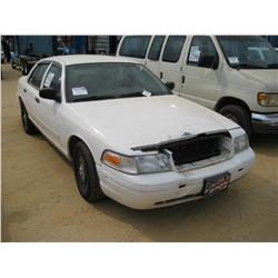 2001 FORD CROWN VICTORIA 4 DOOR SEDAN