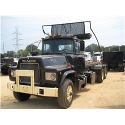 1987 MJACK DM686S T/A ROLL BACK